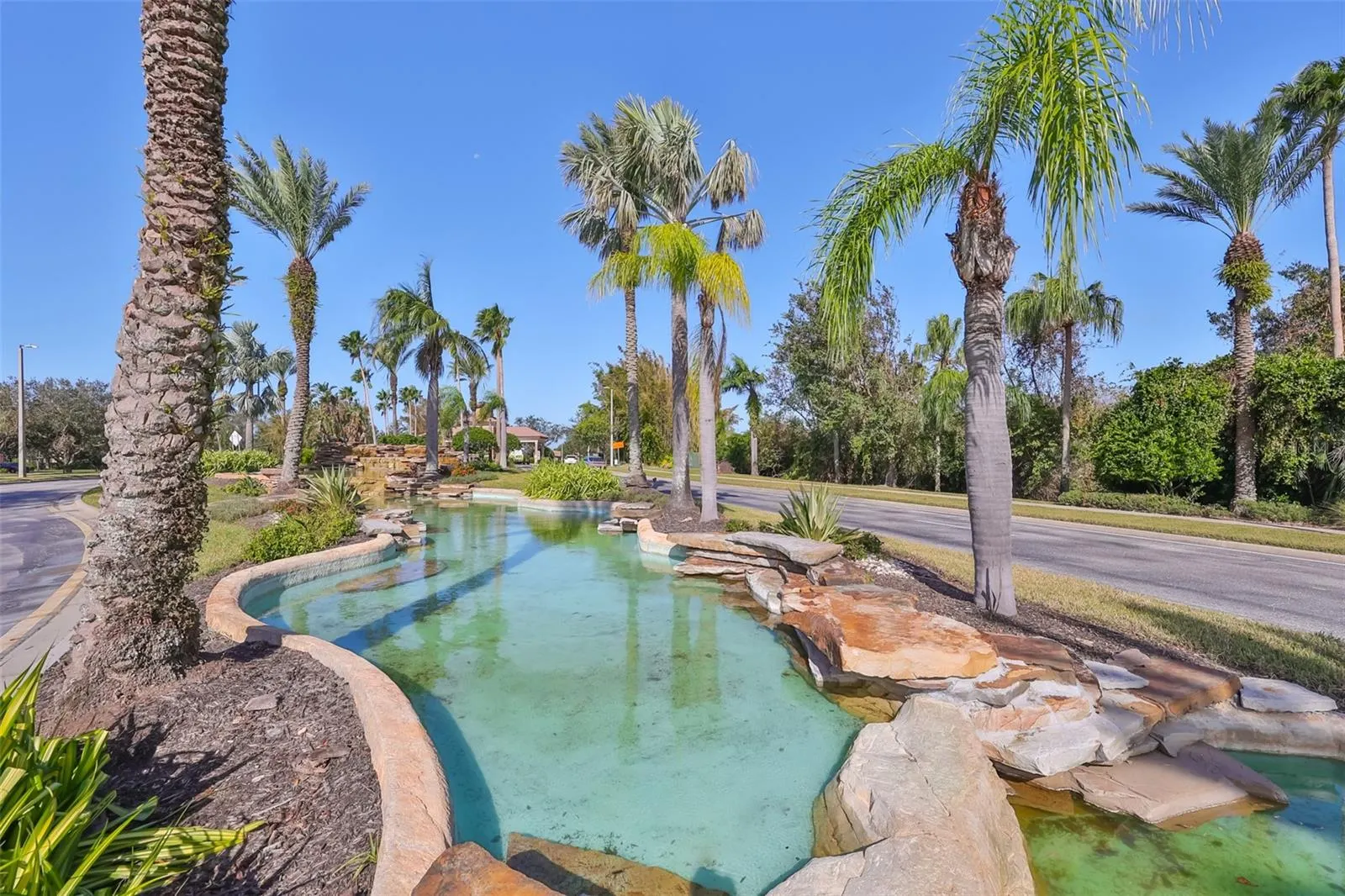 5831 SUNSET FALLS DR