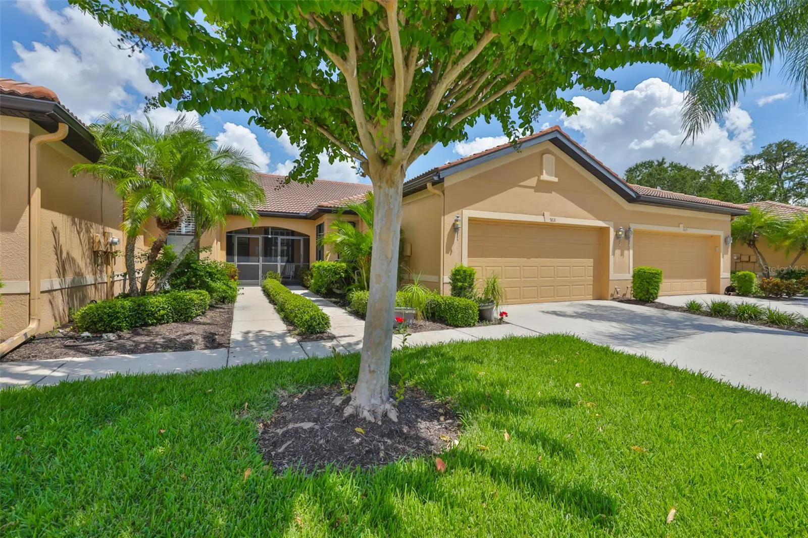 5831 SUNSET FALLS DR
