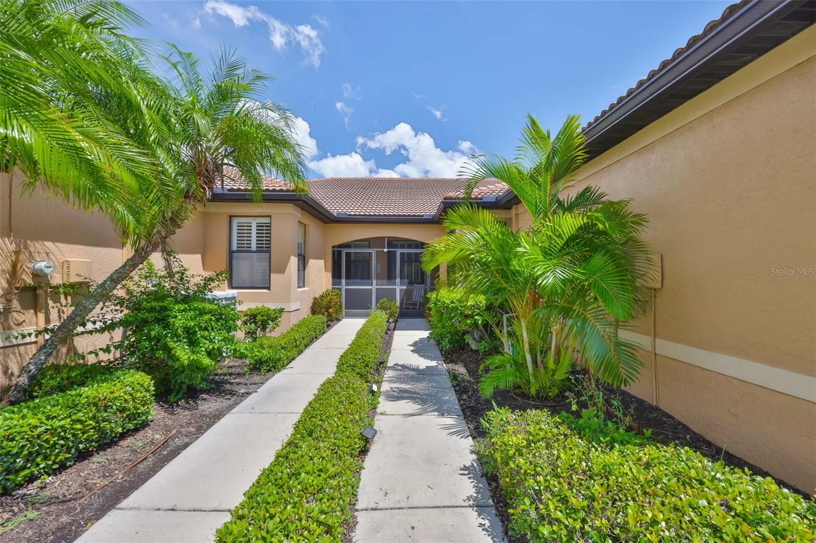 5831 SUNSET FALLS DR