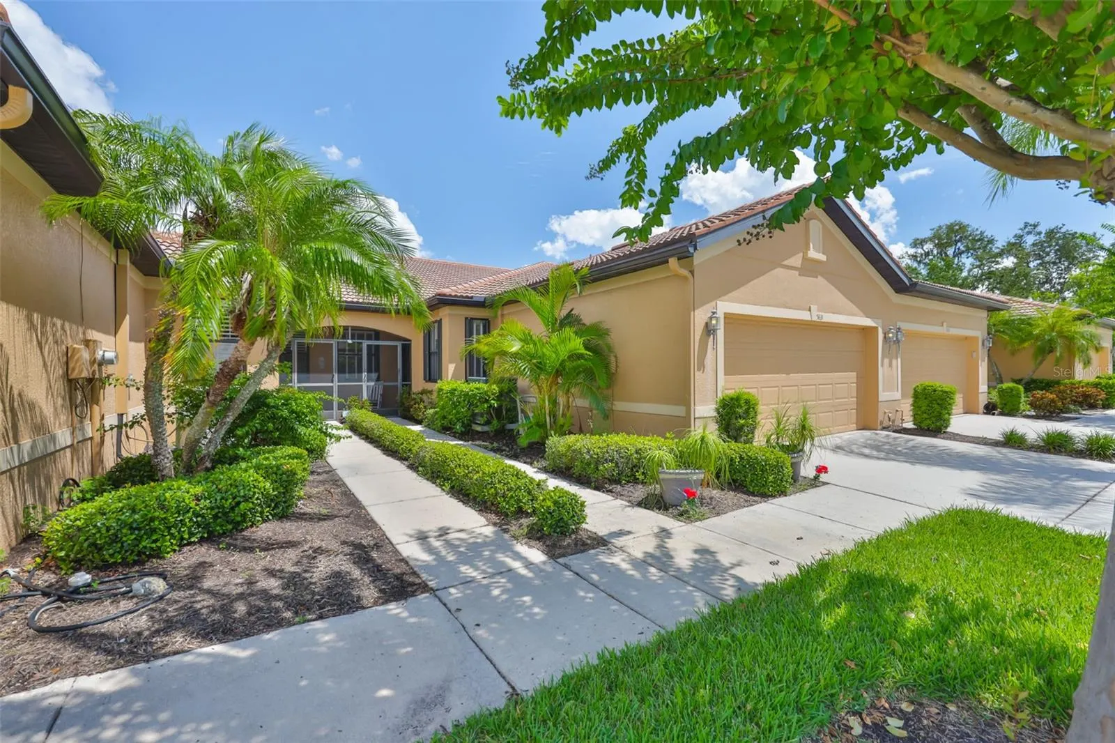 5831 SUNSET FALLS DR