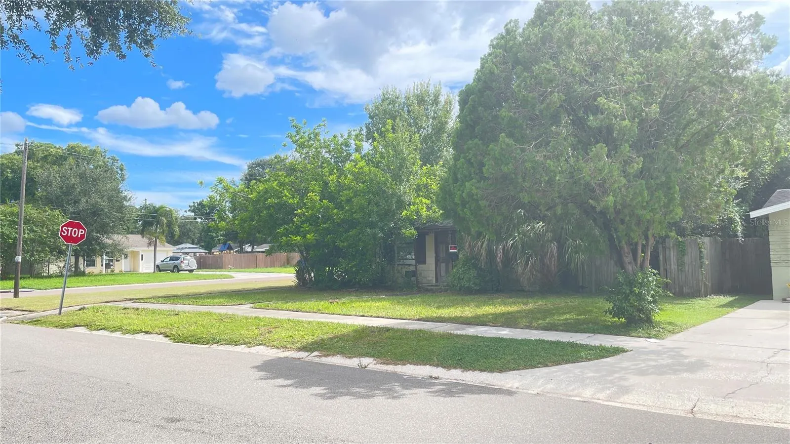 200 SW MADISON CIR N