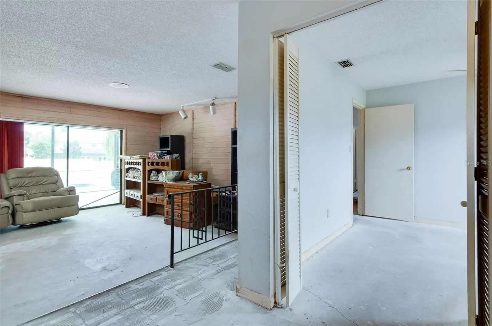 1555 FIFE CT