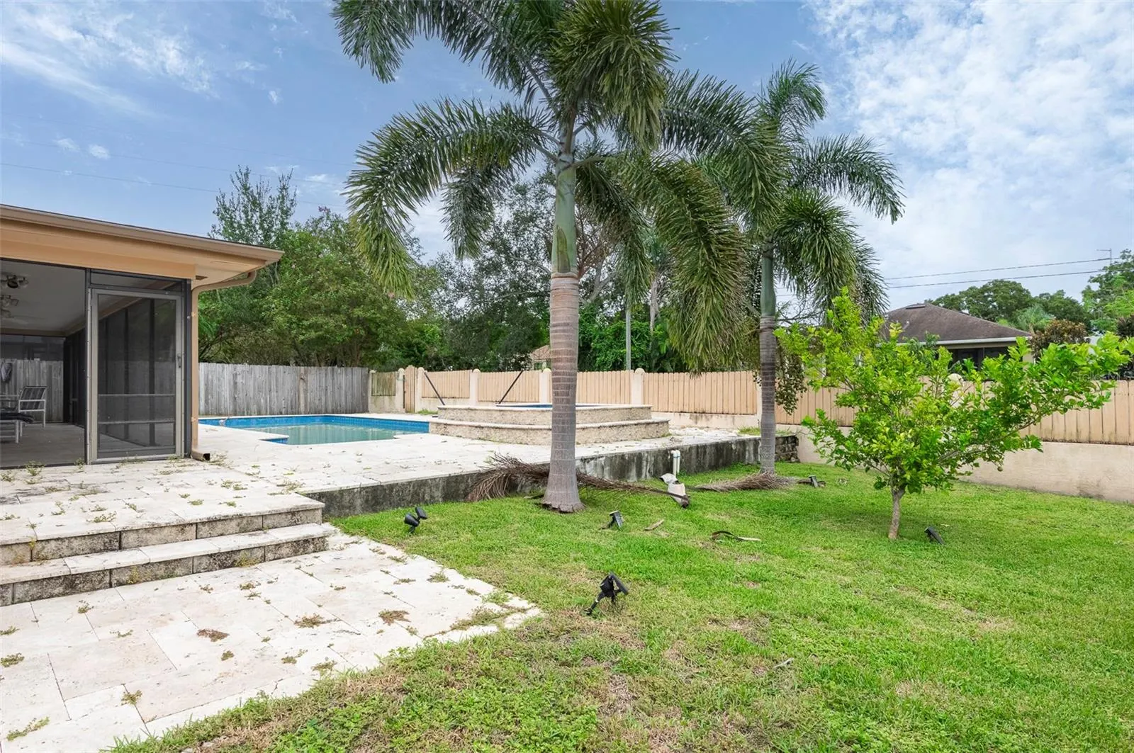1555 FIFE CT