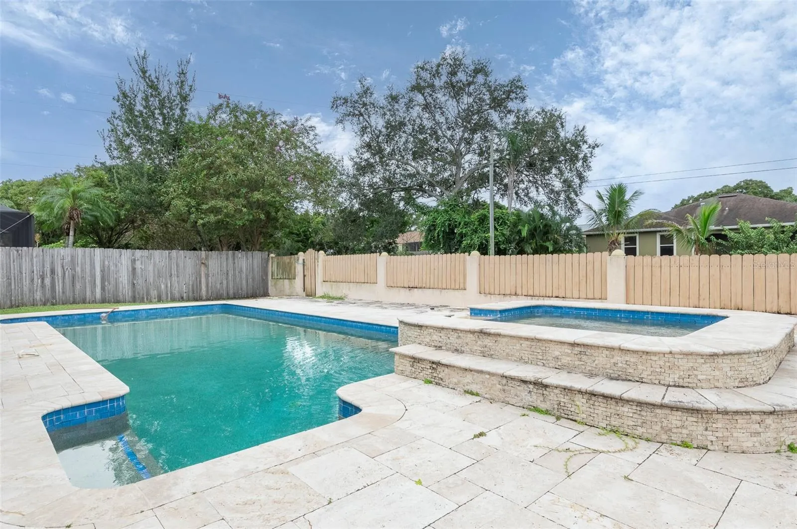 1555 FIFE CT