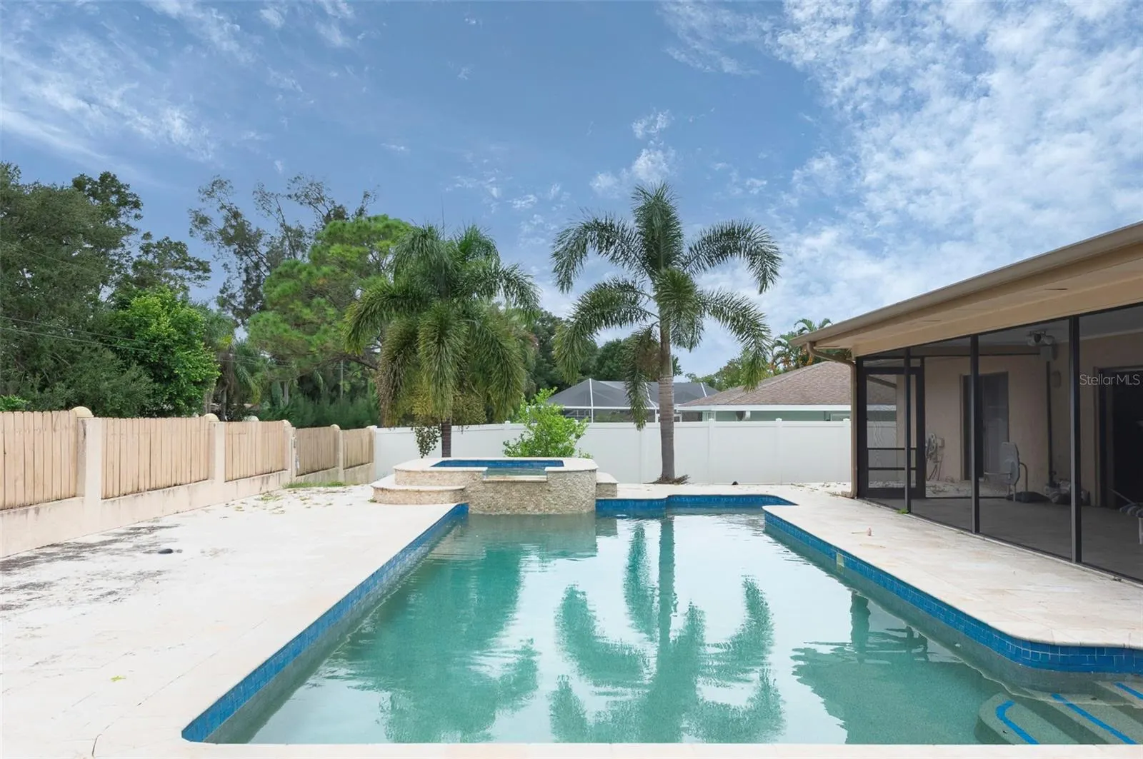 1555 FIFE CT