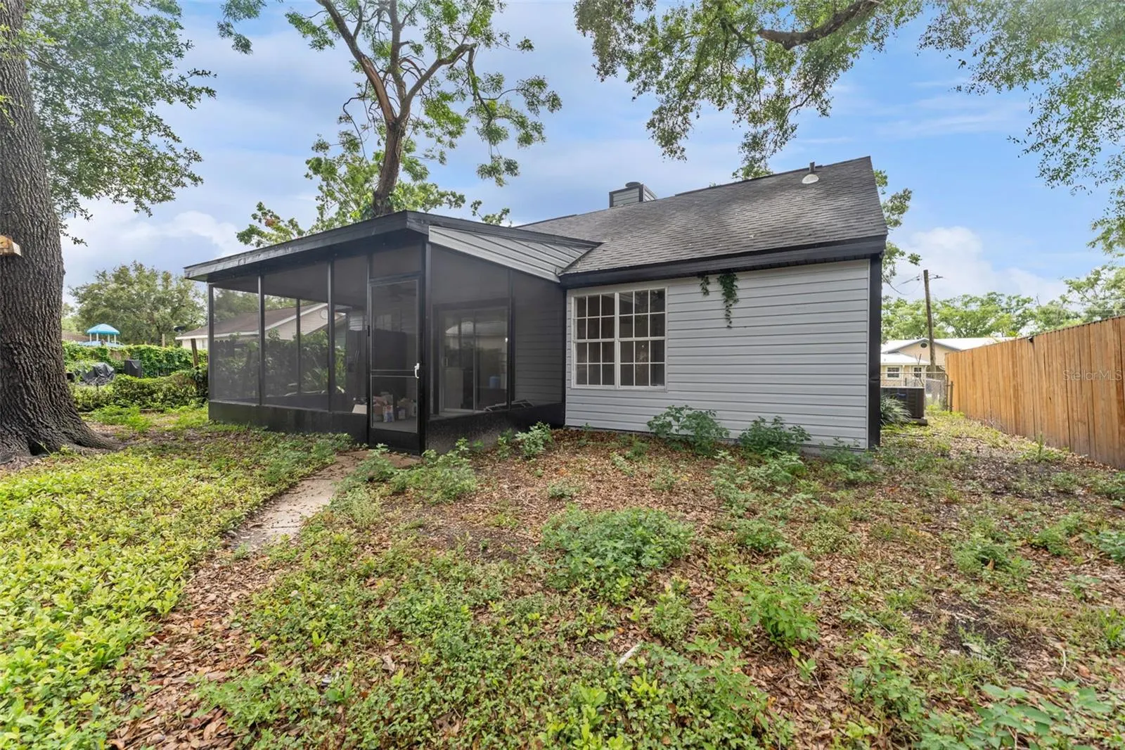 2313 PALM AVE