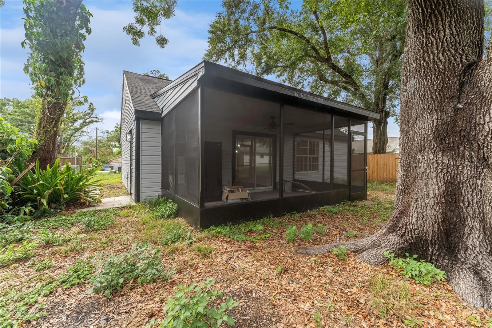 2313 PALM AVE