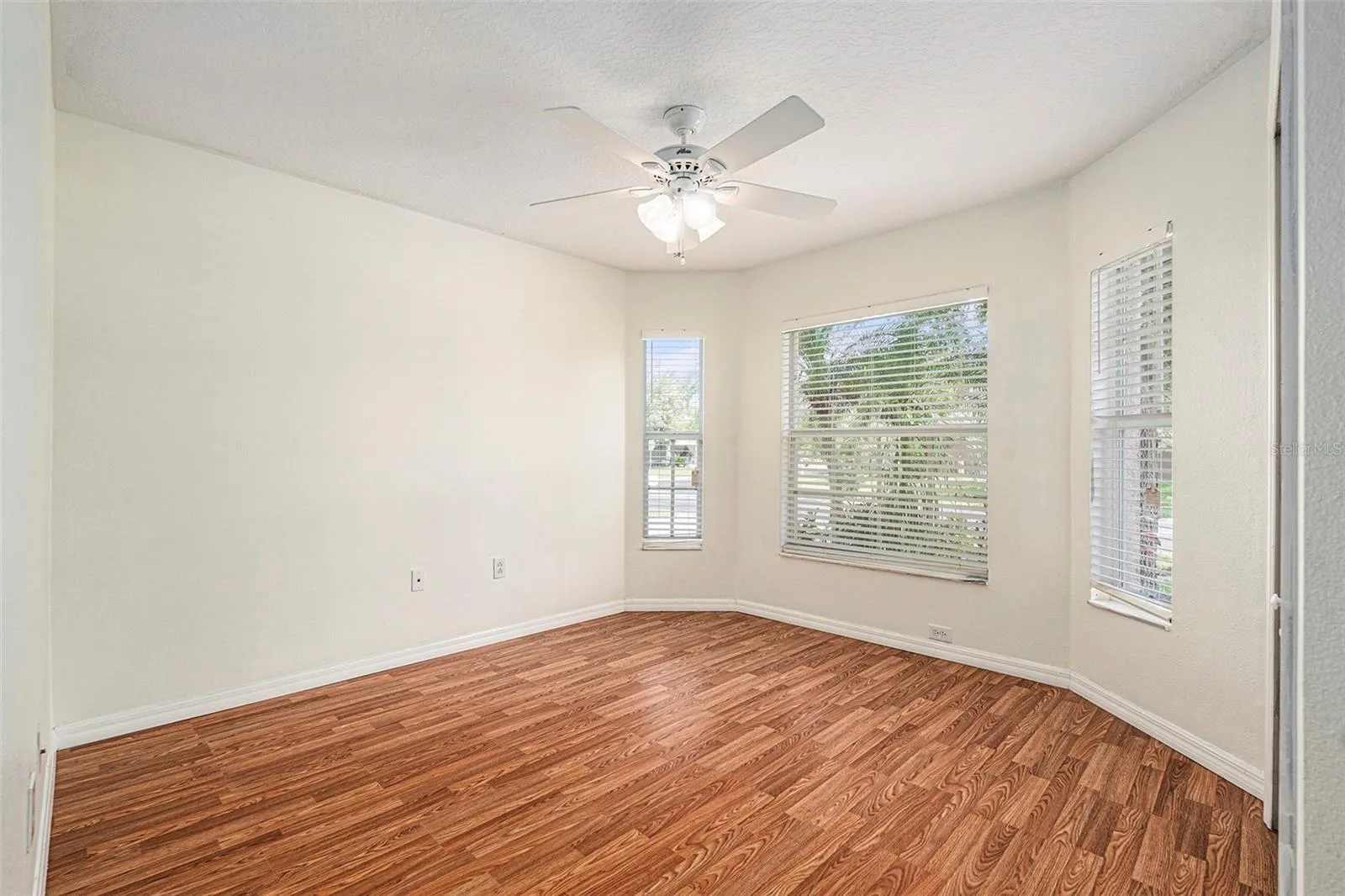 31050 CHATTERLY DR