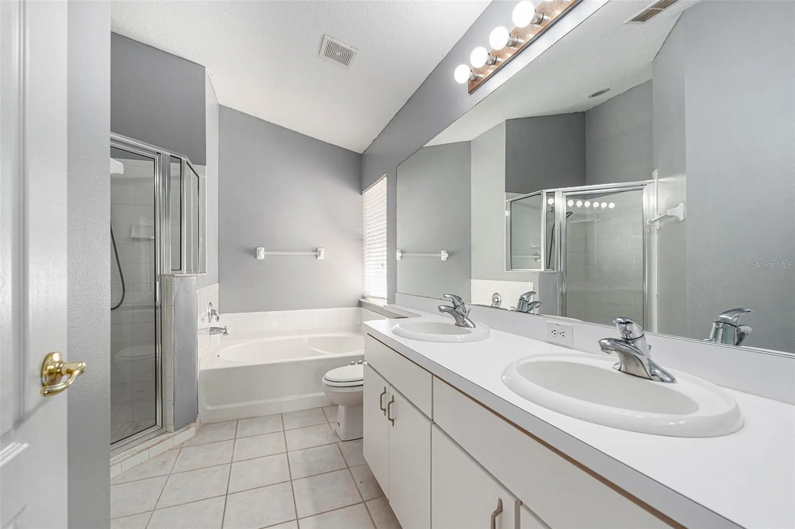 31050 CHATTERLY DR