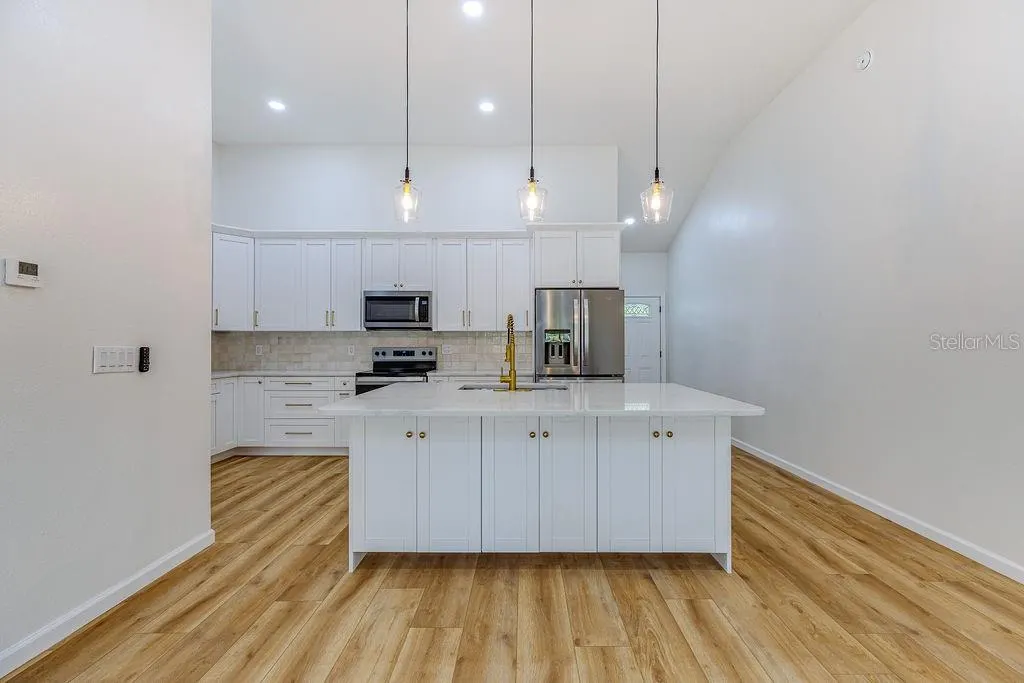 3312 FOX LAKE DR