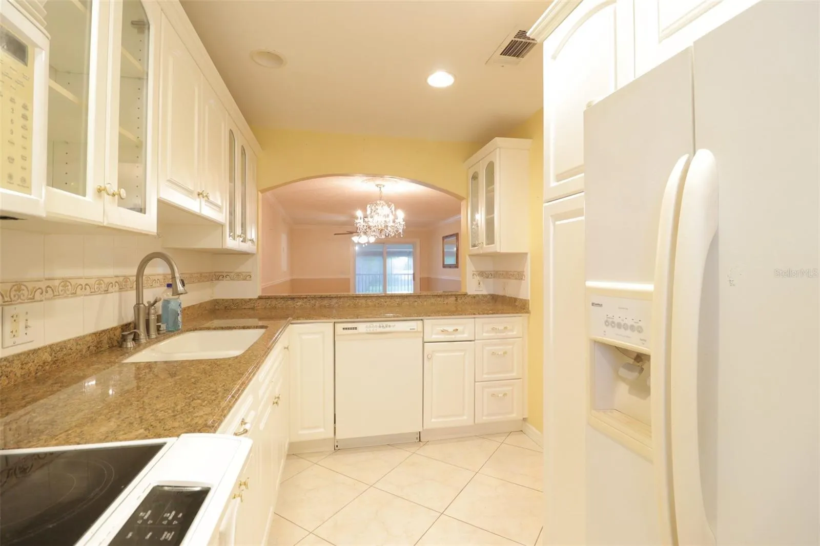 3821 N OAK DR #J22, #J22