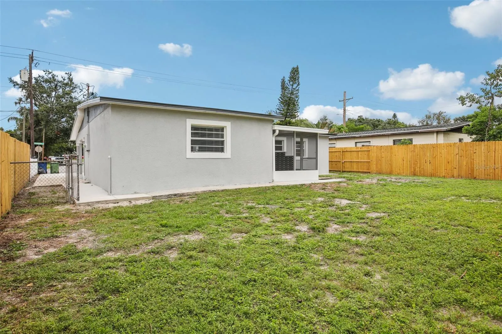 2307 E LINEBAUGH AVE