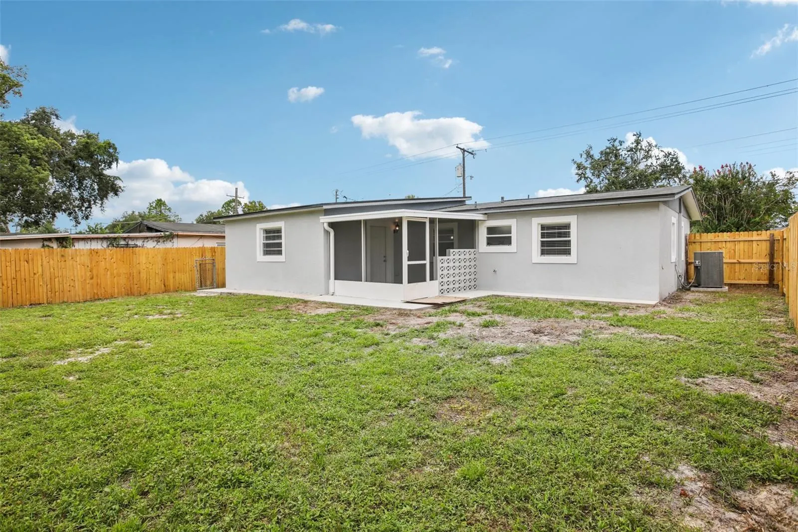 2307 E LINEBAUGH AVE