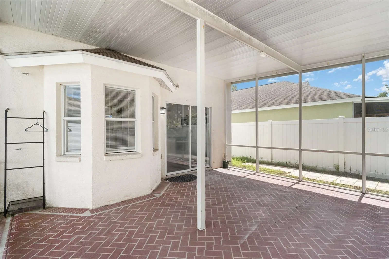5865 MEADOWPARK PL