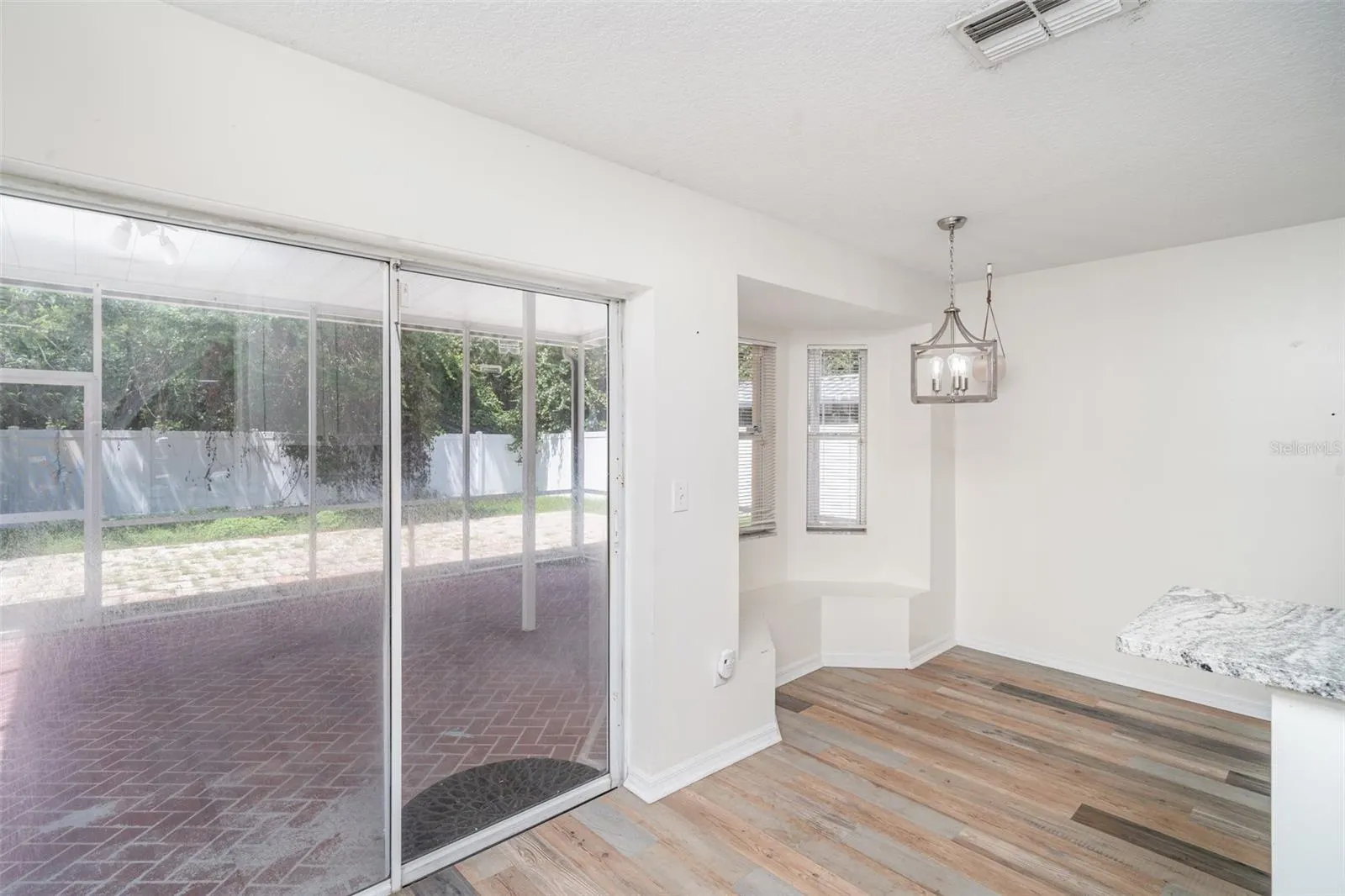 5865 MEADOWPARK PL
