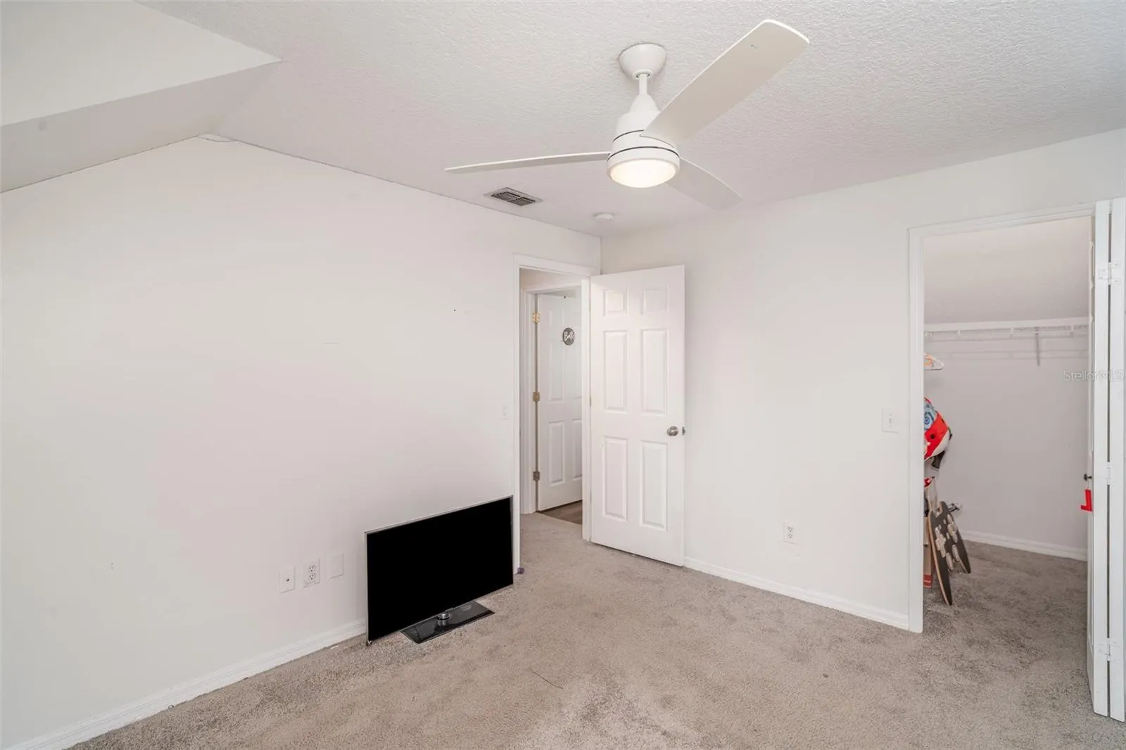 5865 MEADOWPARK PL