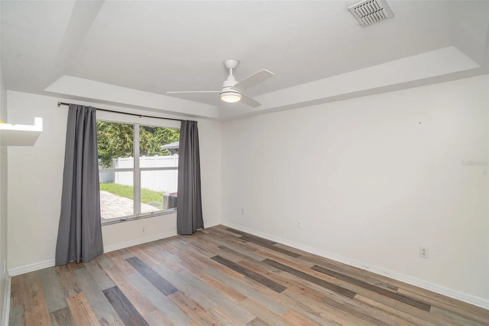 5865 MEADOWPARK PL
