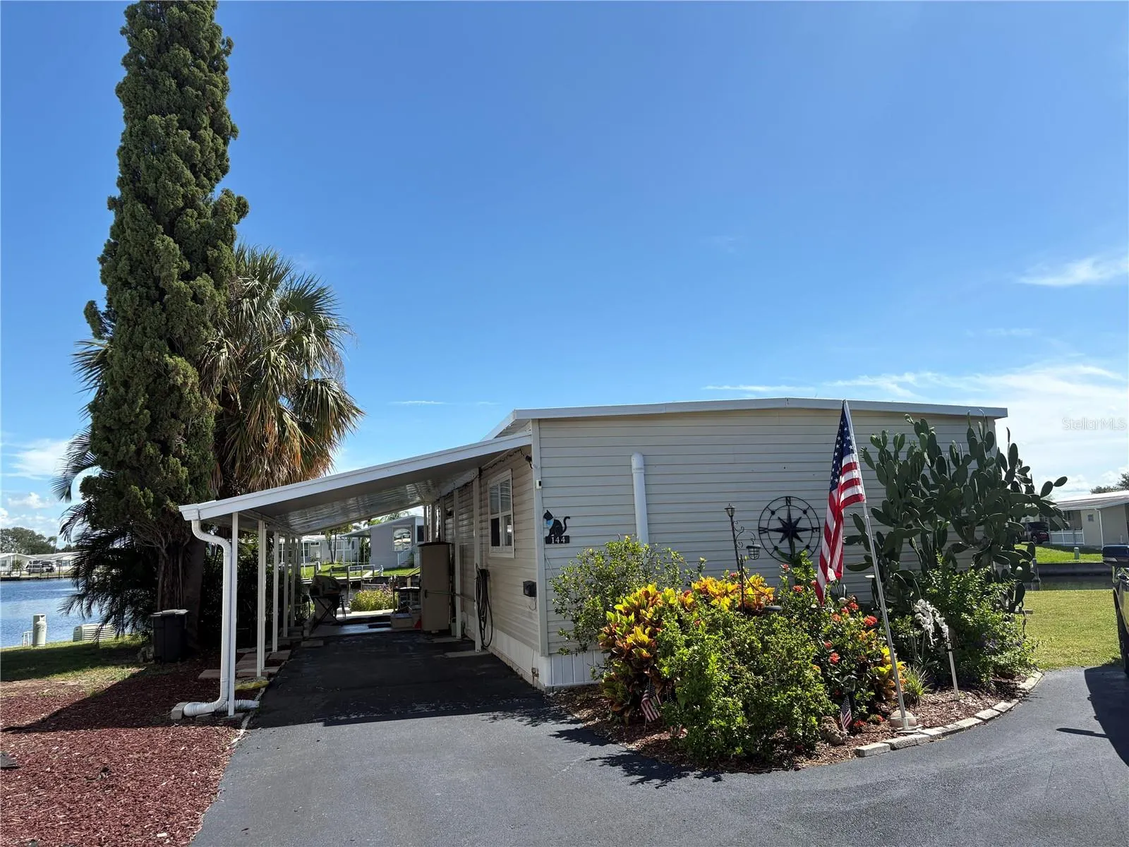 144 AMERICANA CT NE #218, #218
