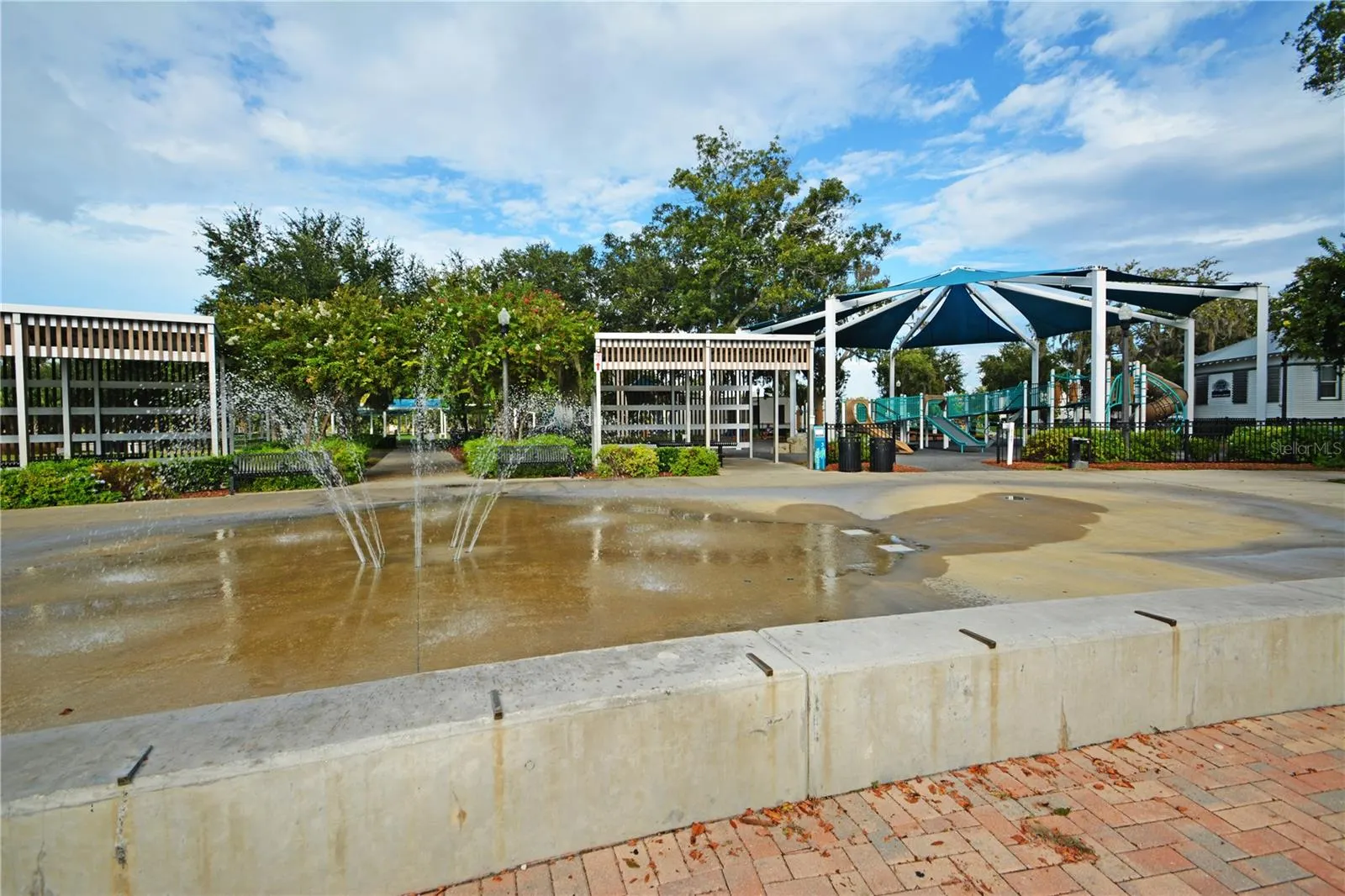 7369 ROYAL PALM DR