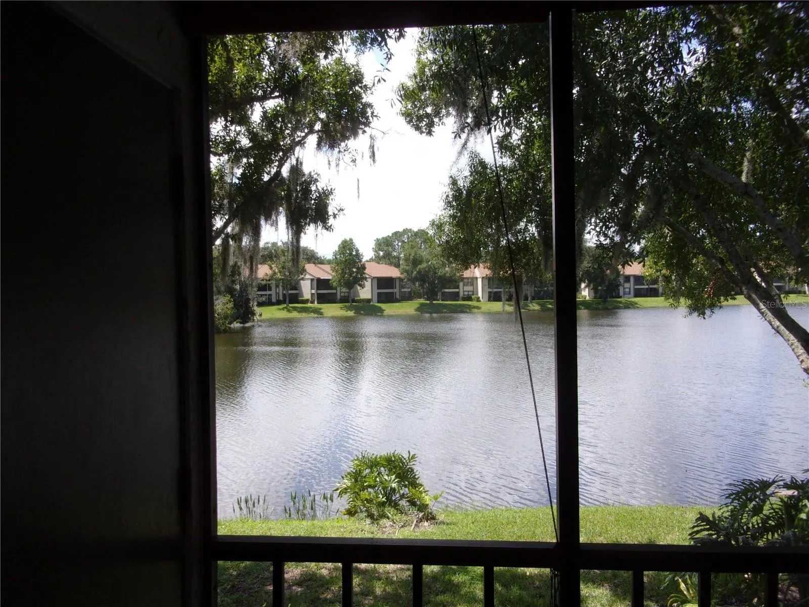 216 CYPRESS LN