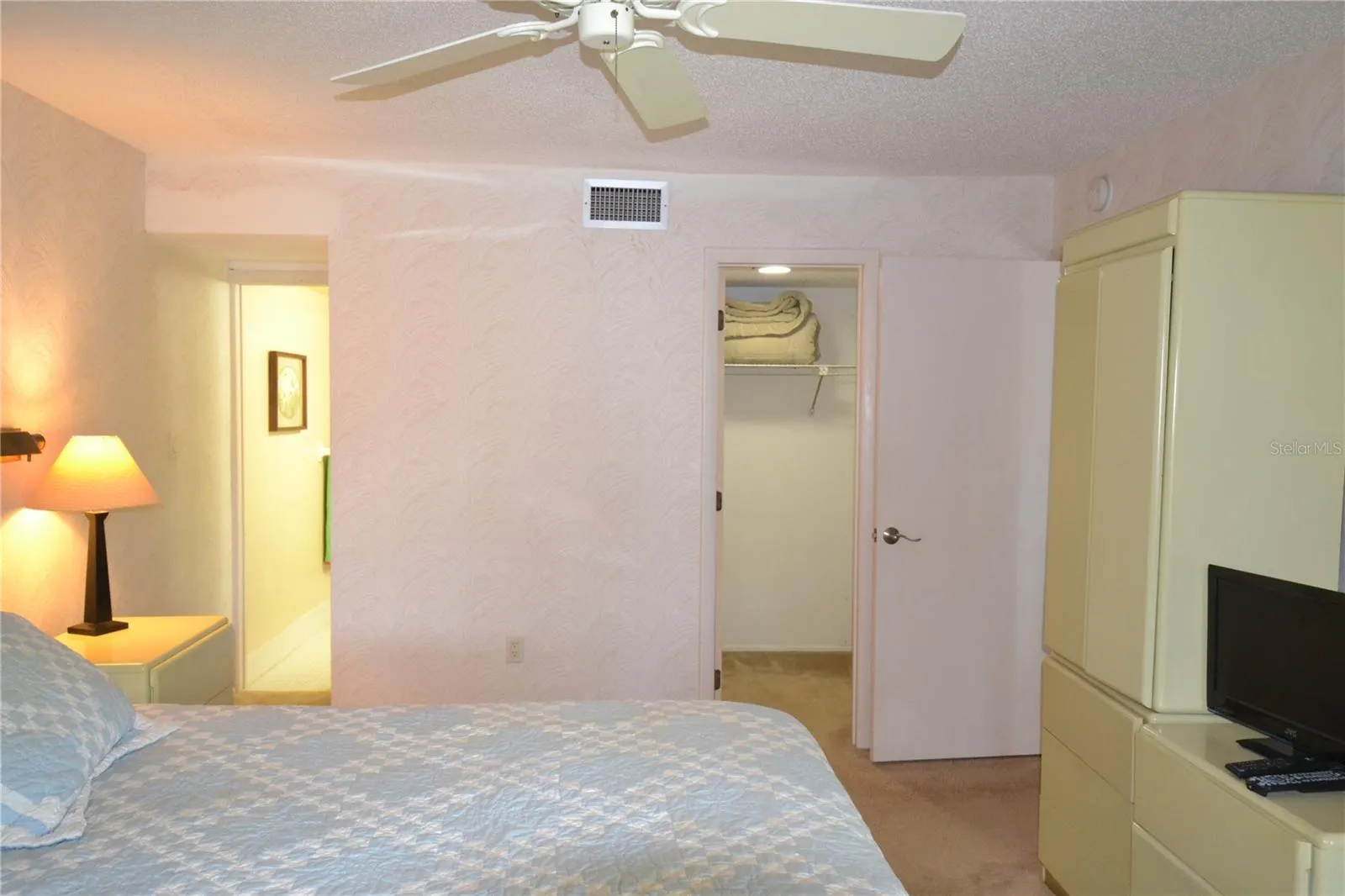 216 CYPRESS LN