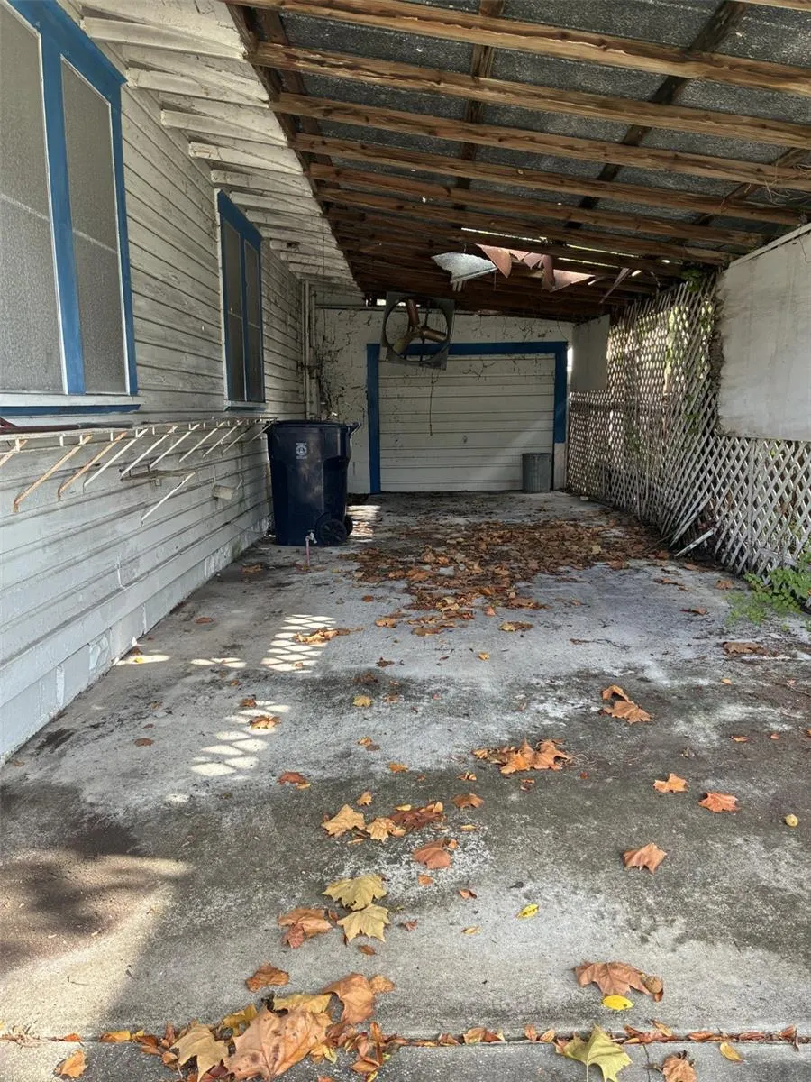 106 E FERN ST