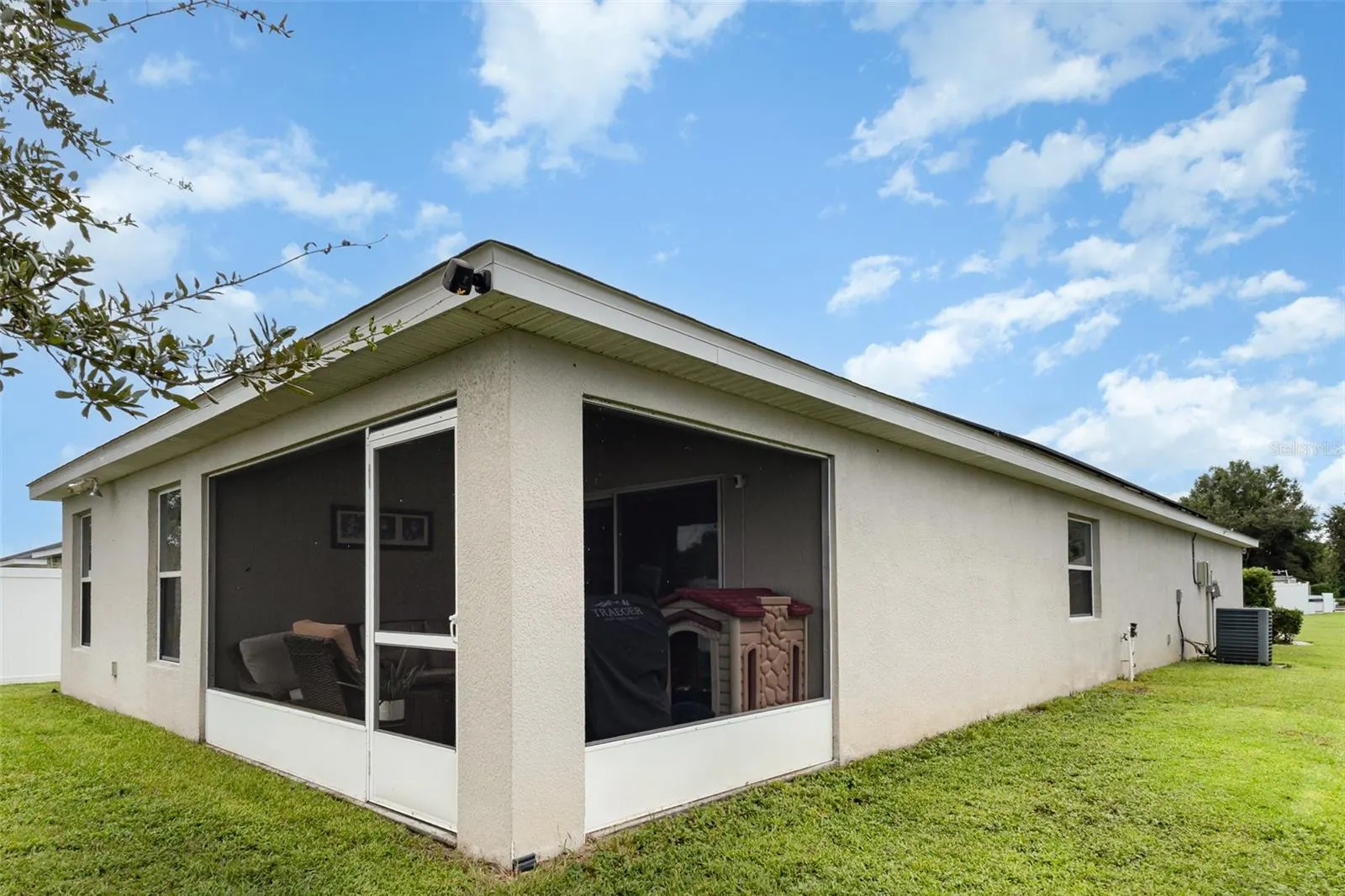 216 ST GEORGES CIR