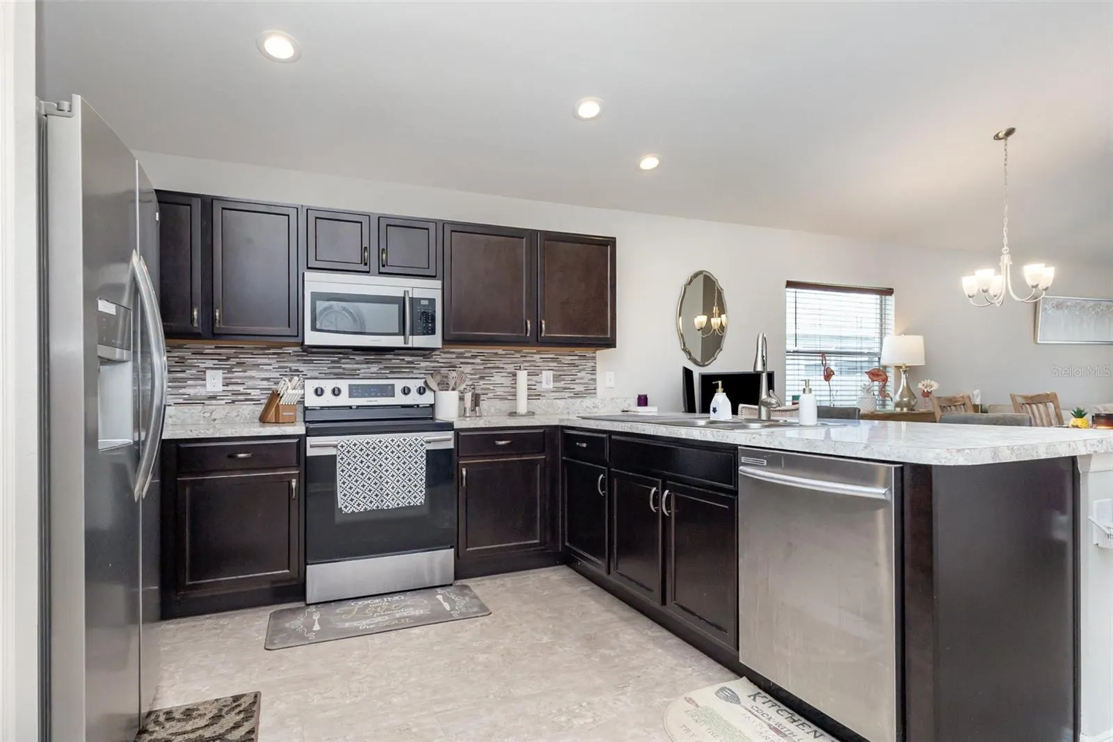 216 ST GEORGES CIR
