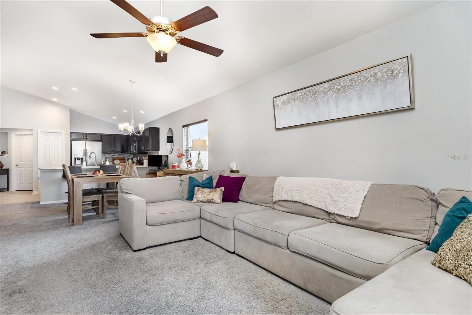 216 ST GEORGES CIR