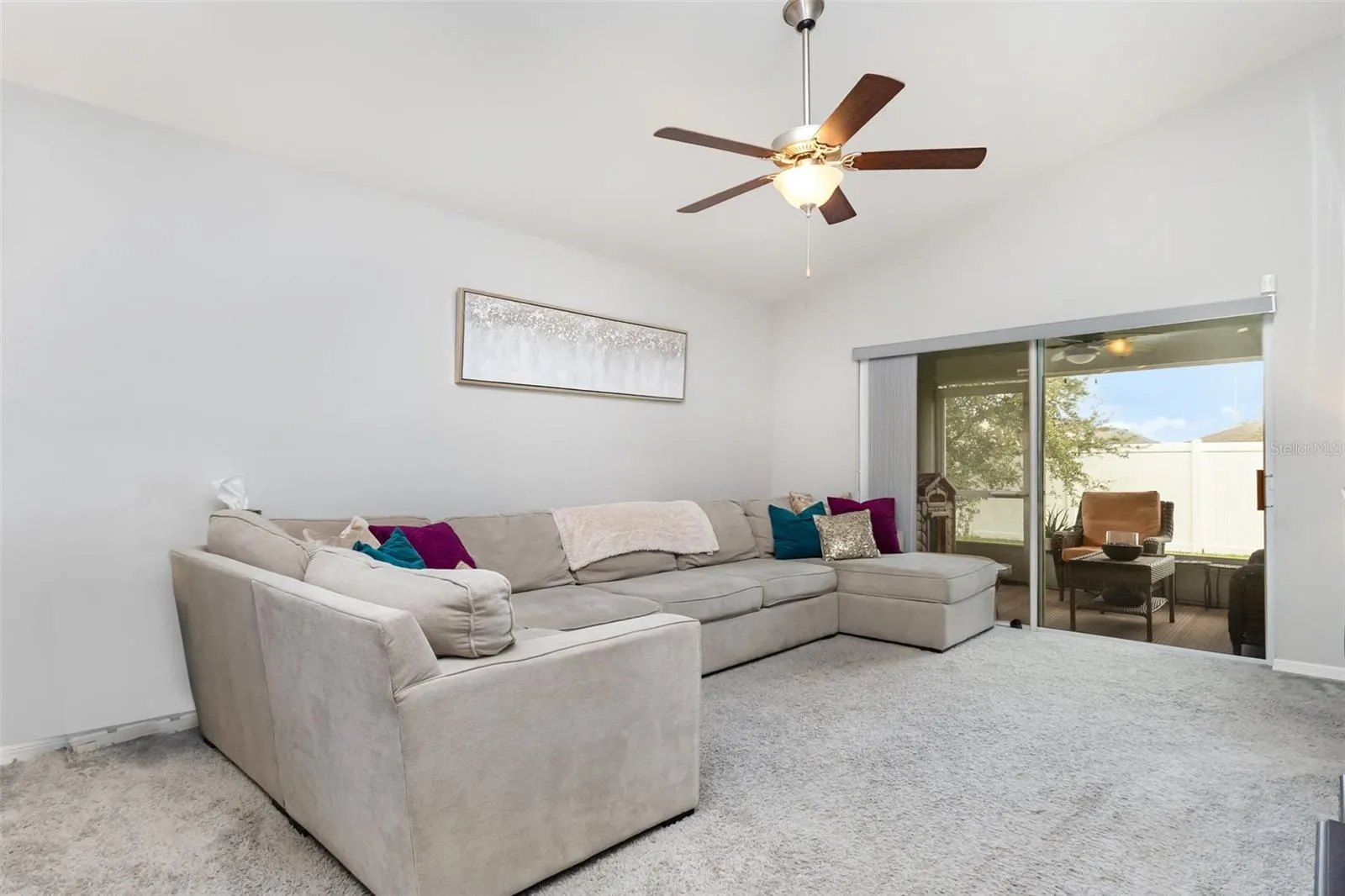 216 ST GEORGES CIR