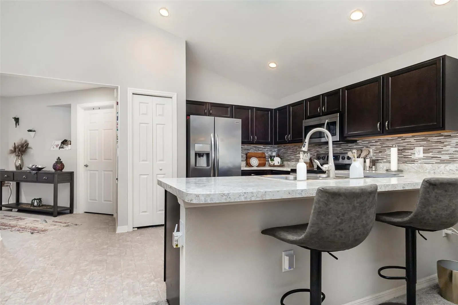 216 ST GEORGES CIR