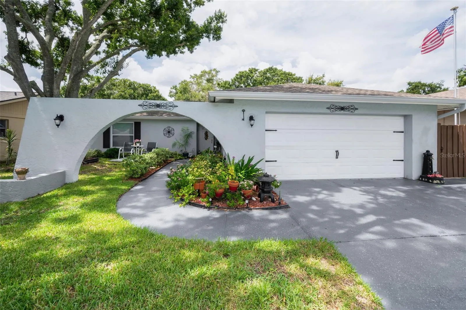 3233 CARRIAGE DR