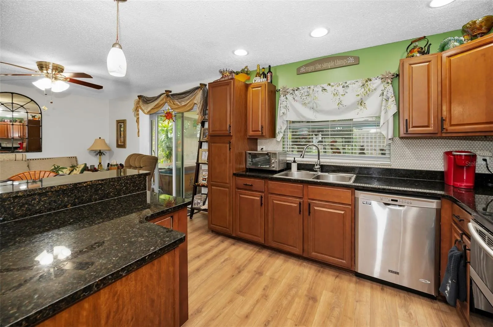 3233 CARRIAGE DR