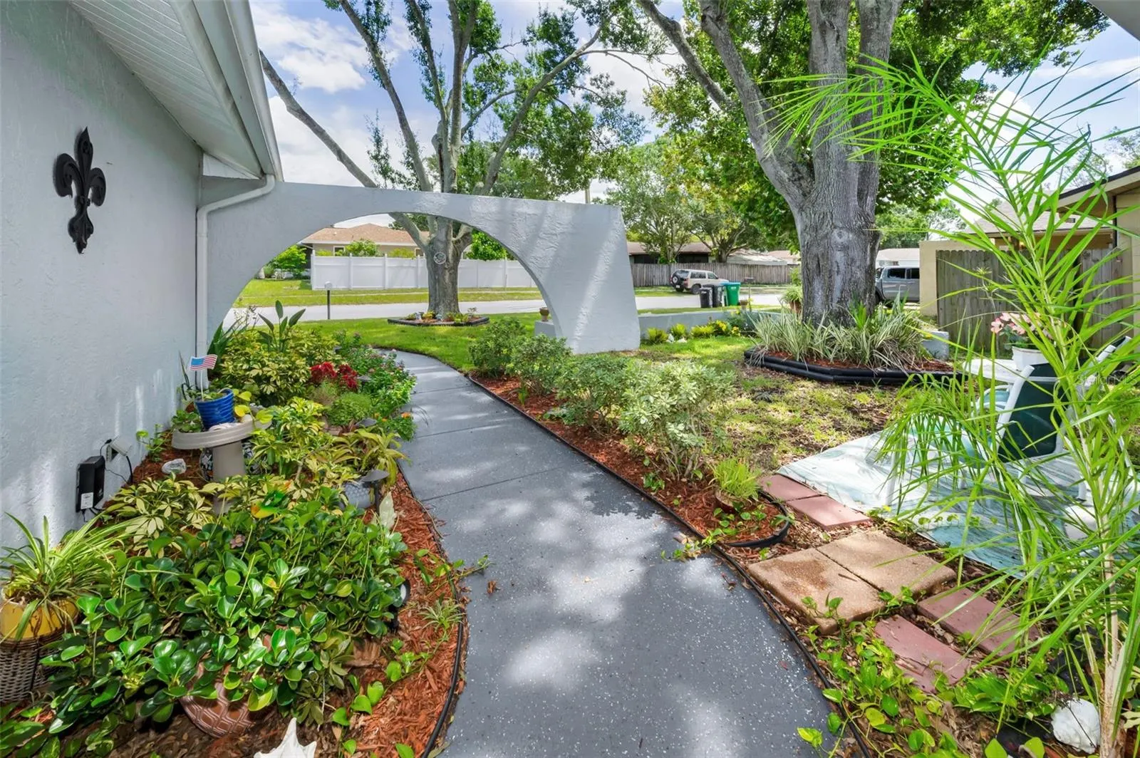 3233 CARRIAGE DR