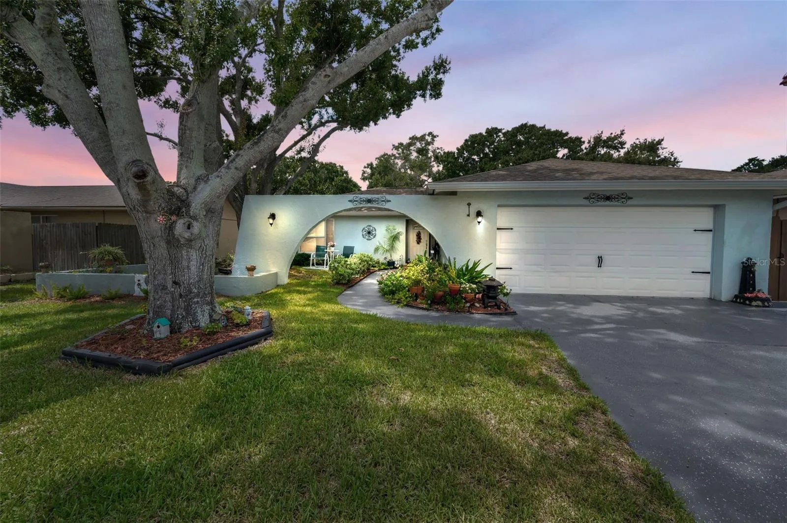 3233 CARRIAGE DR