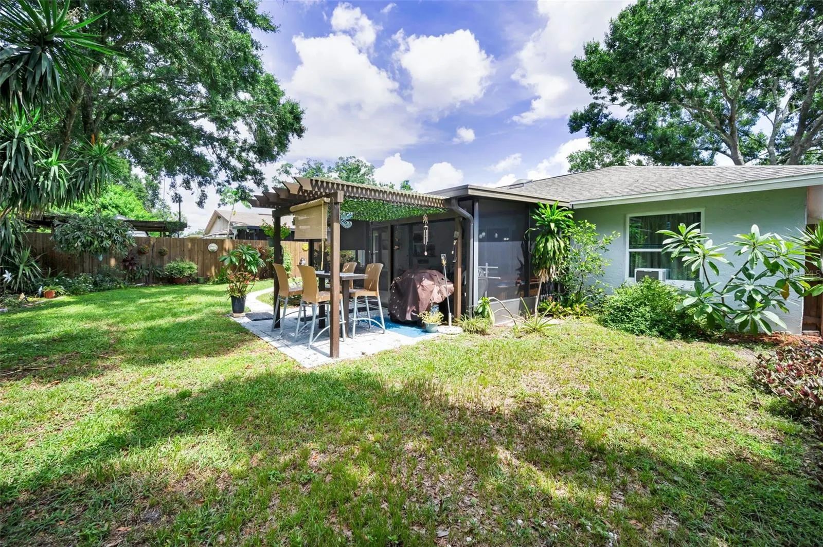 3233 CARRIAGE DR