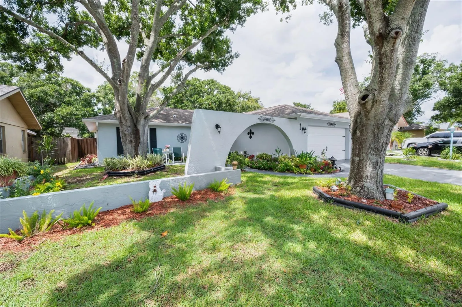 3233 CARRIAGE DR
