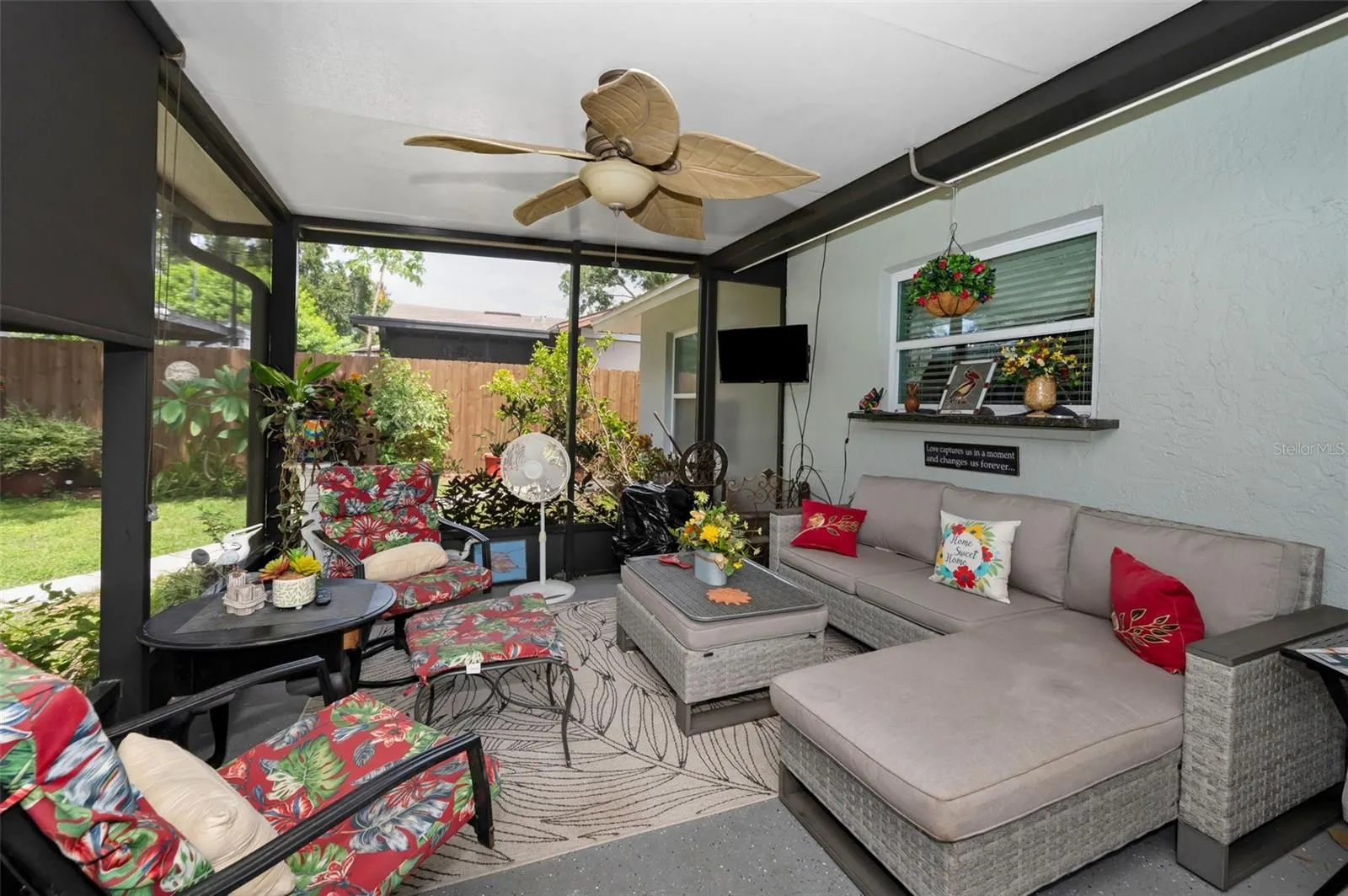 3233 CARRIAGE DR