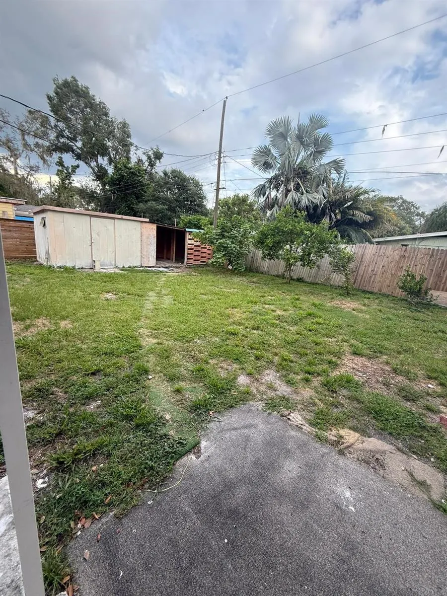 924 LAKEWOOD AVE