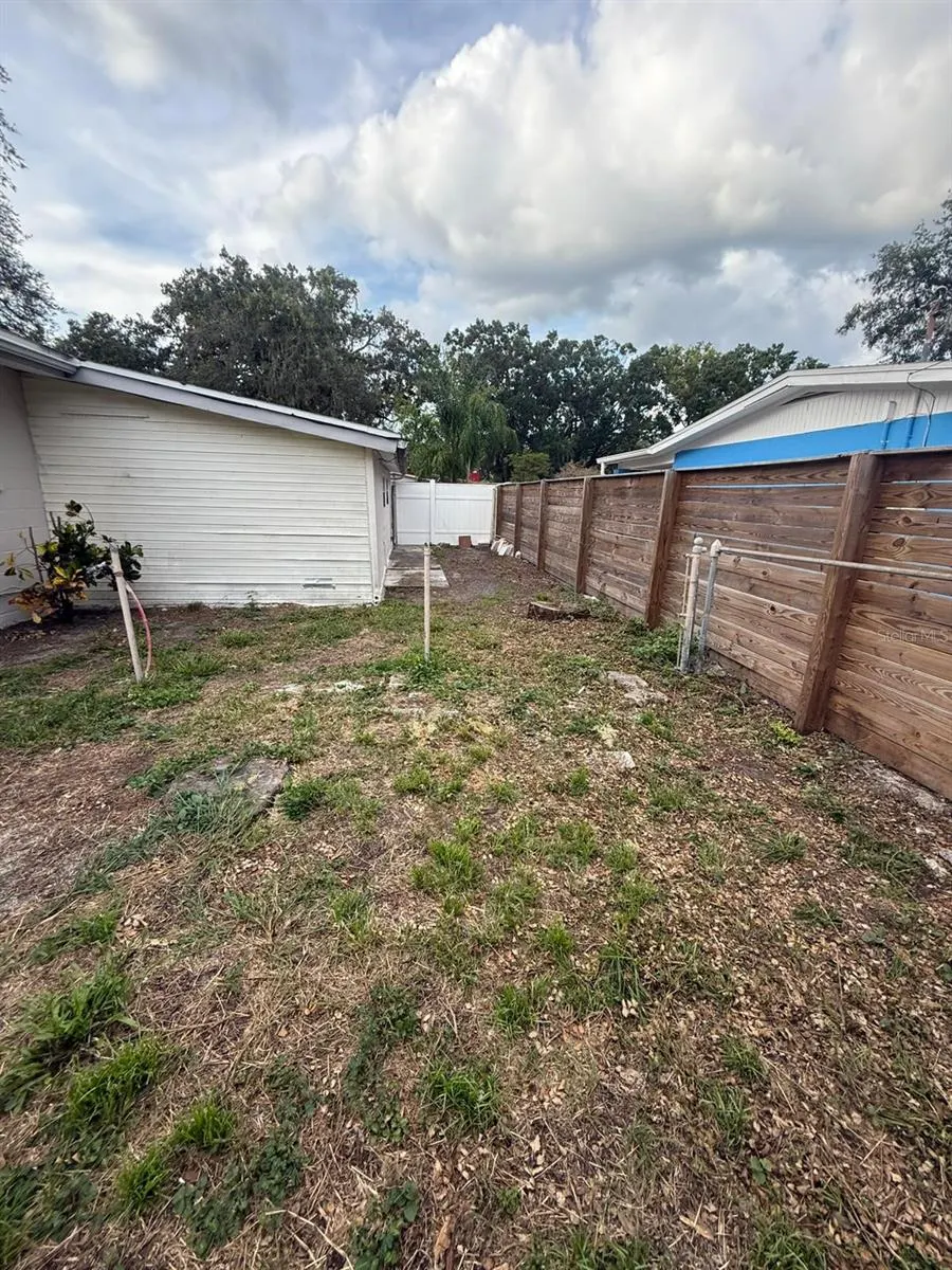 924 LAKEWOOD AVE