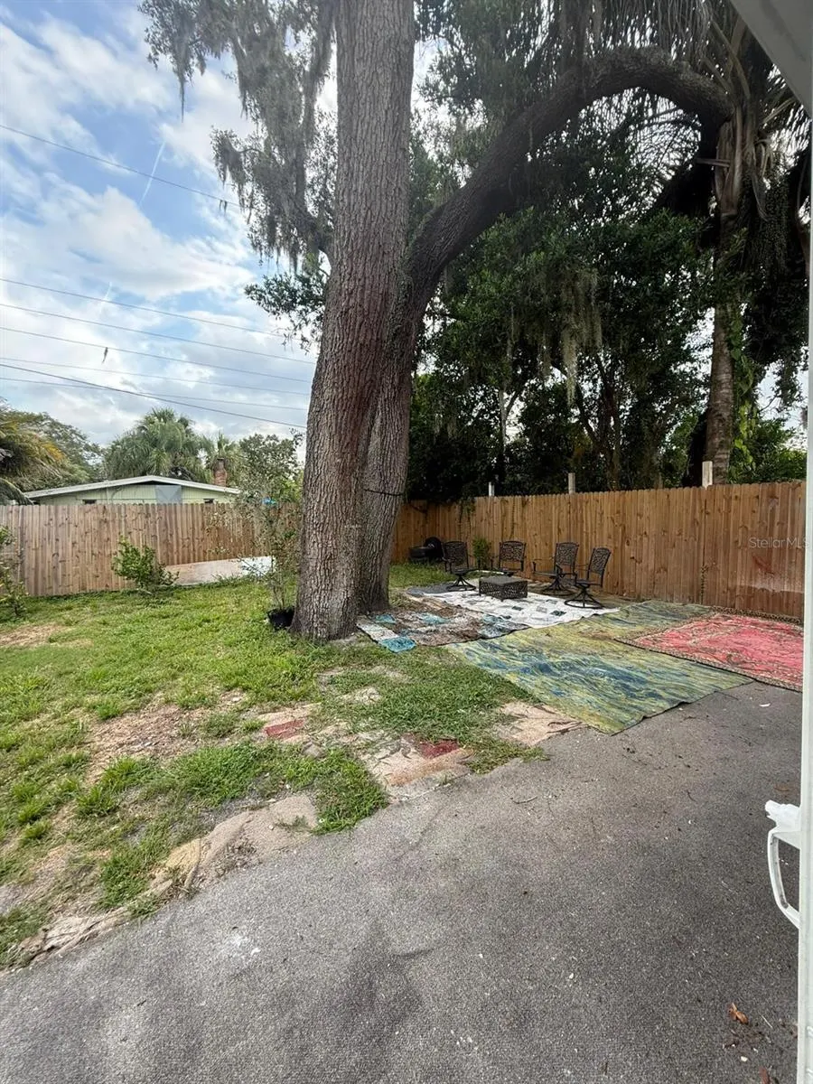 924 LAKEWOOD AVE