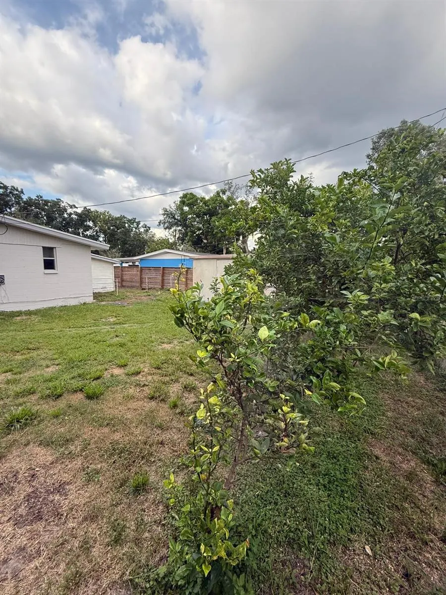 924 LAKEWOOD AVE