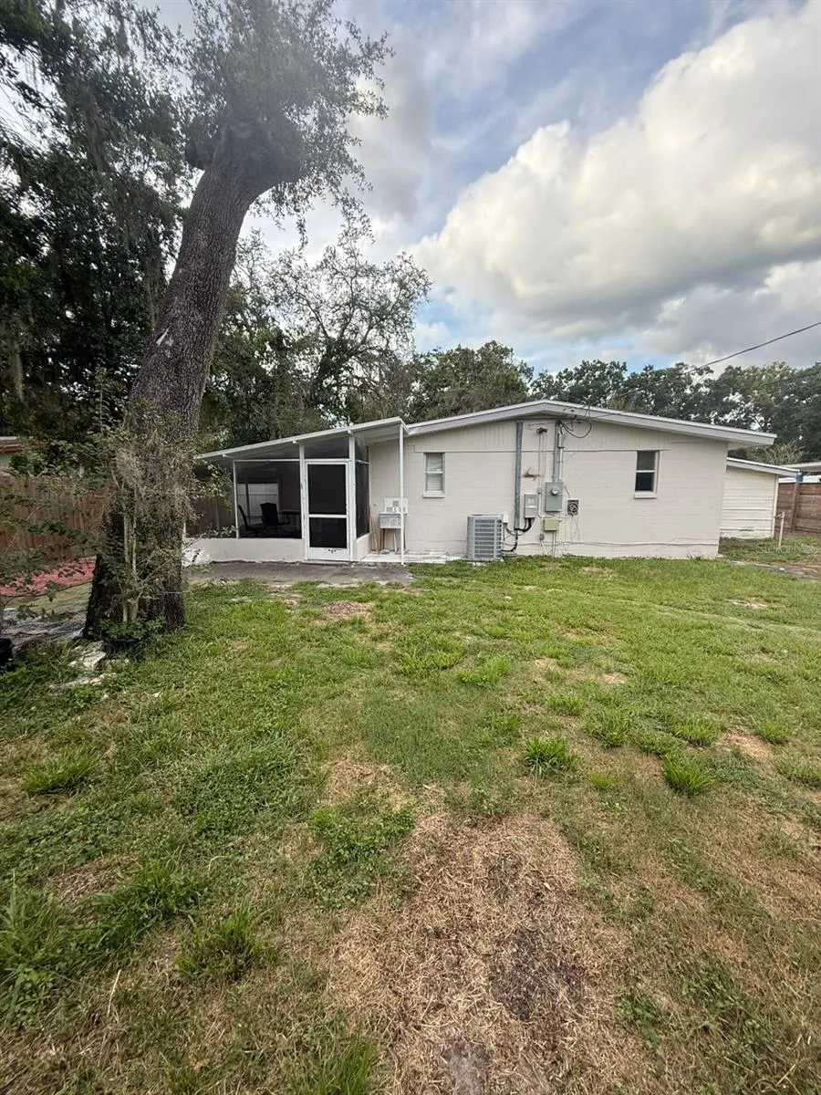 924 LAKEWOOD AVE