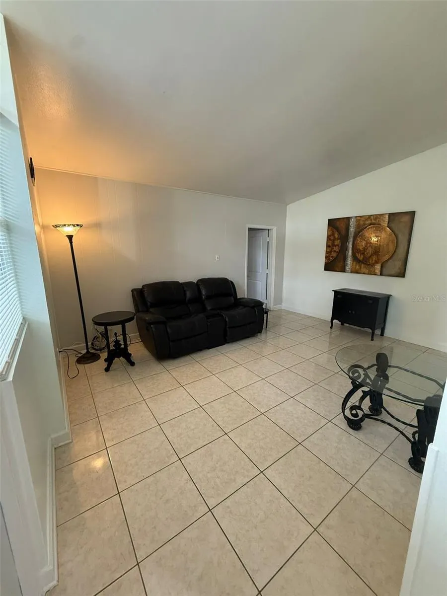 924 LAKEWOOD AVE