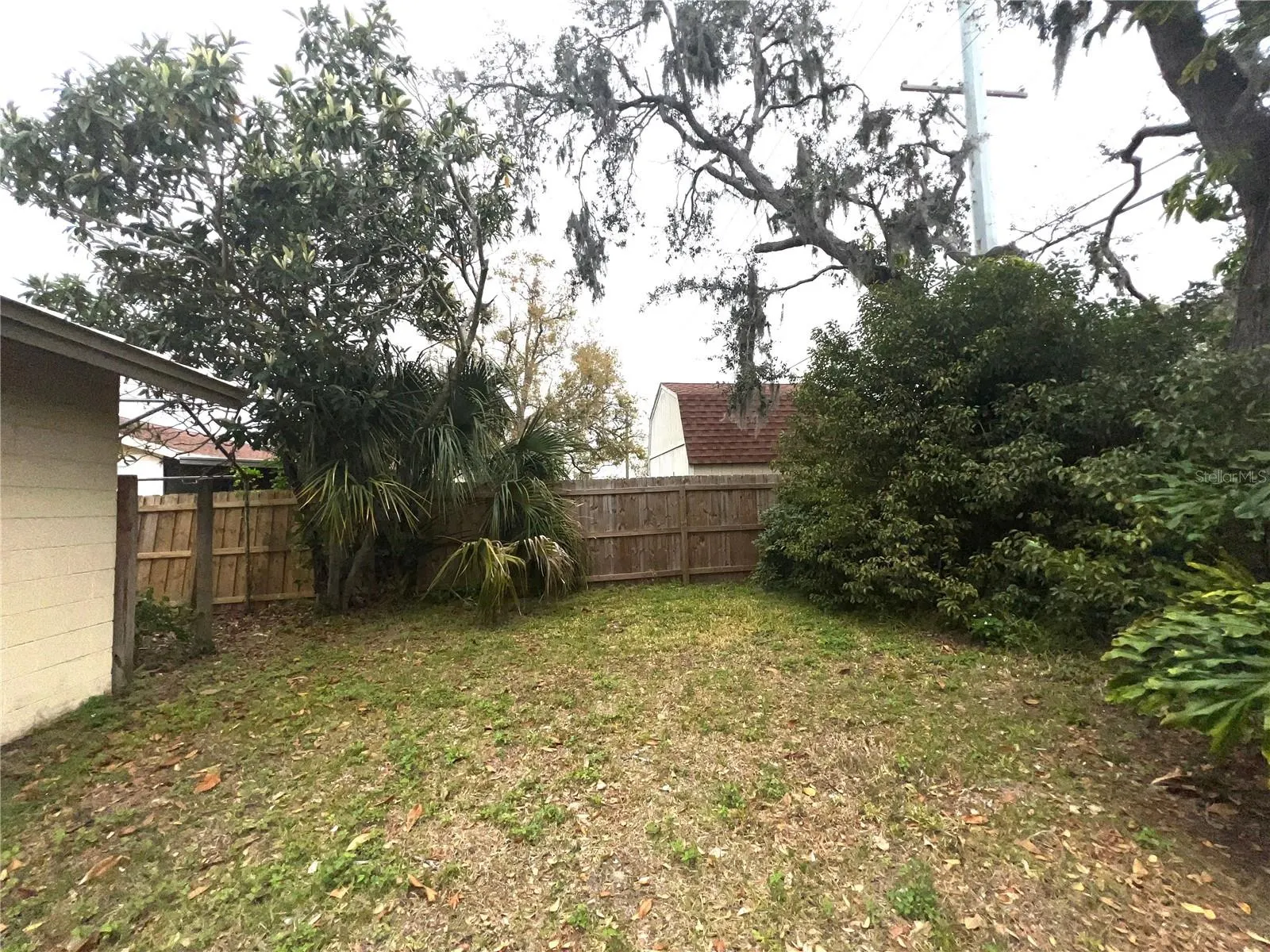 3608 OAK BARK LN