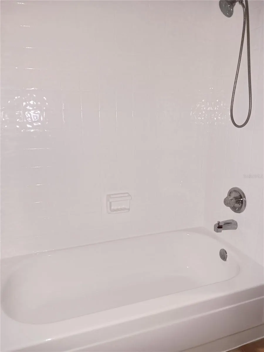 116 SW JEFFERSON CIR N #11, #11