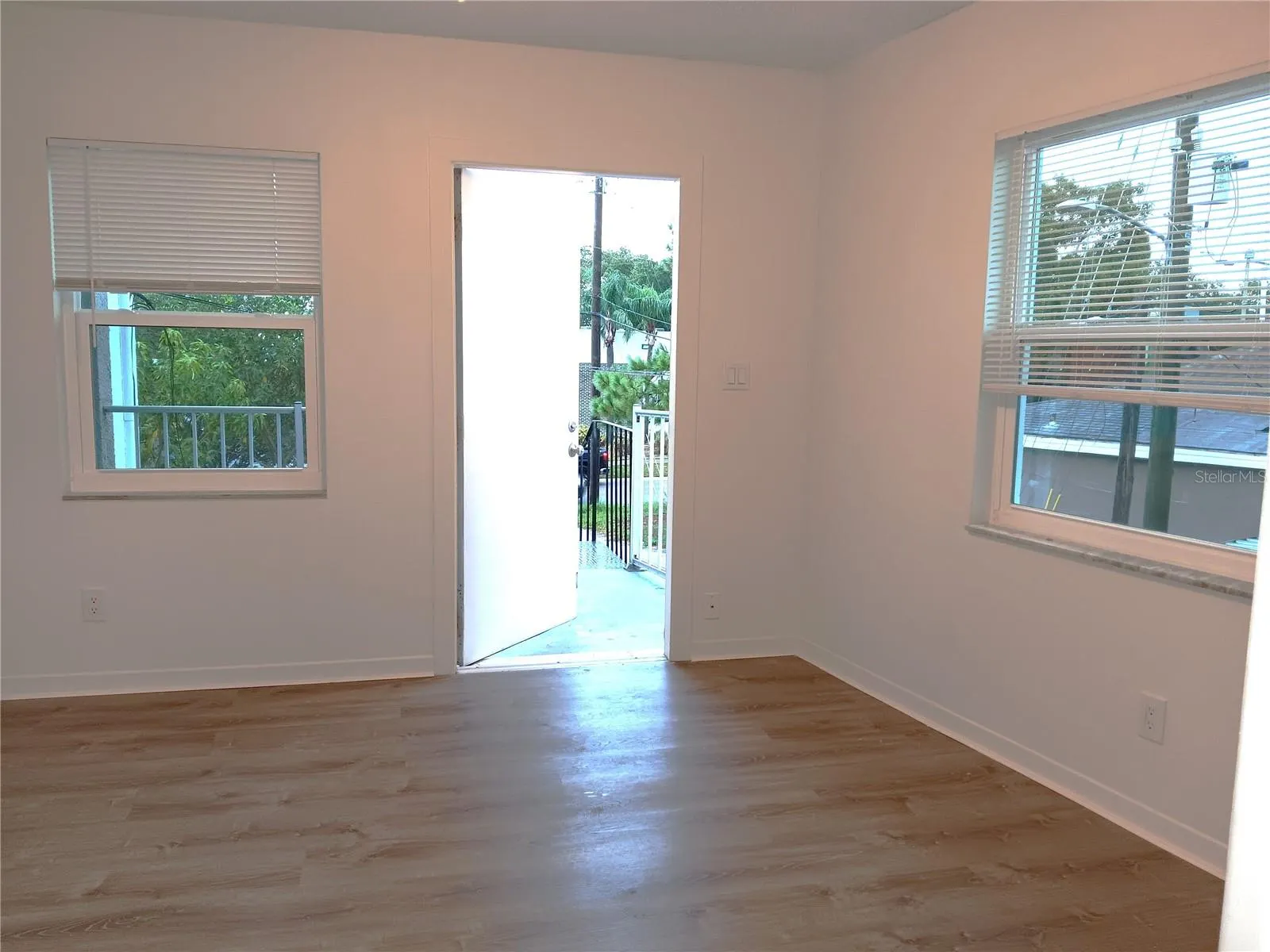 116 SW JEFFERSON CIR N #11, #11