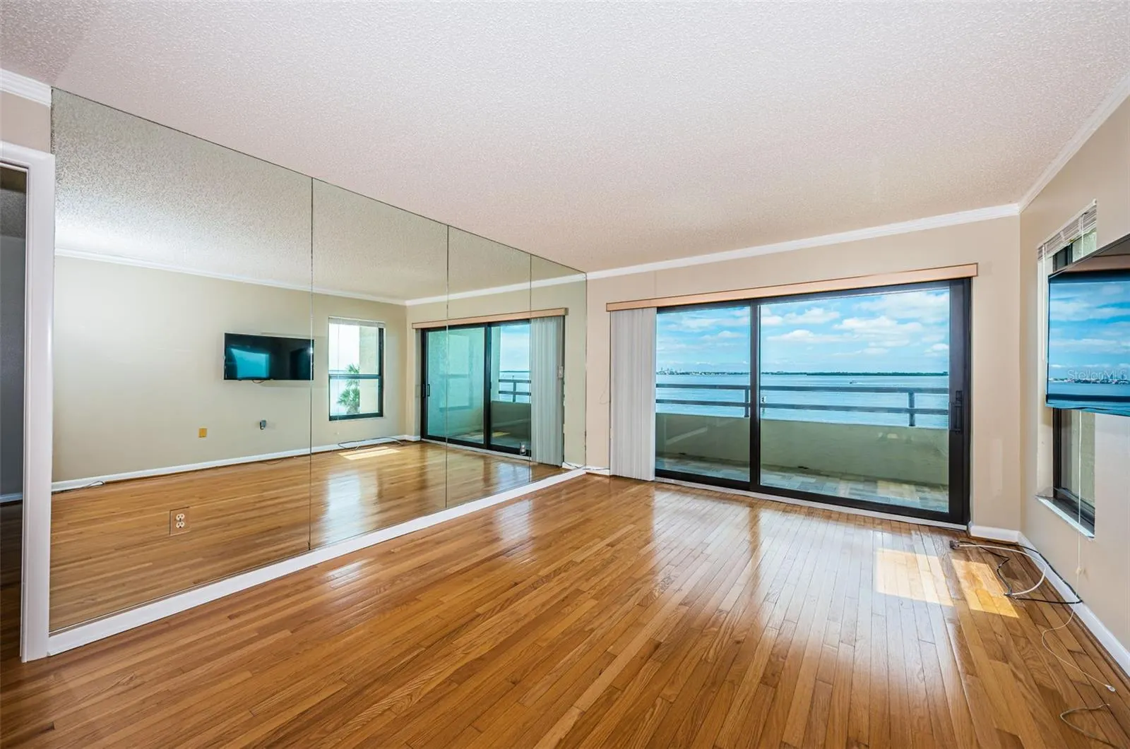 103 1ST ST E #208, #208