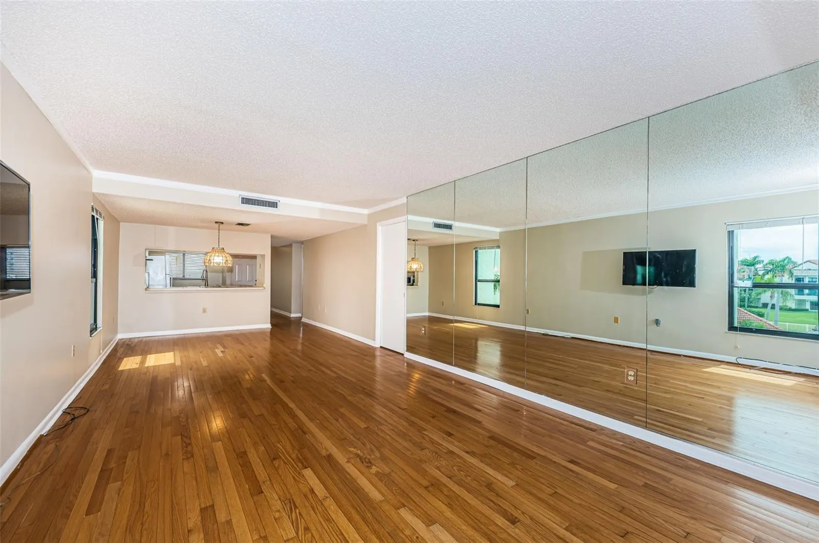 103 1ST ST E #208, #208