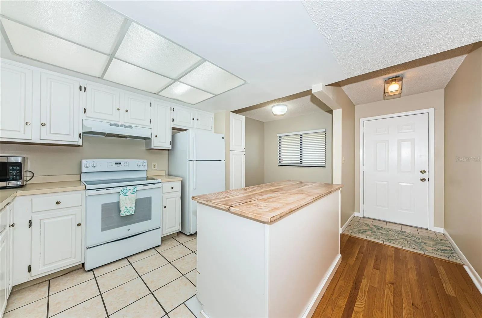 103 1ST ST E #208, #208